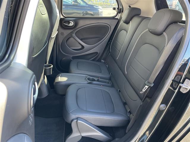 スマートフォーフォー ＢＲＡＢＵＳ　エクスクルーシブ　衝突軽減ブレーキ　レーンキープアシスト　レザーシート　ガラスルーフ　社外フローティングナビ　フルセグ　バックカメラ　パドルシフト　クルーズコントロール　キーレス　アイドリングストップ（32枚目）