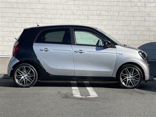 スマートフォーフォー ＢＲＡＢＵＳ　エクスクルーシブ　衝突軽減ブレーキ　レーンキープアシスト　レザーシート　ガラスルーフ　社外フローティングナビ　フルセグ　バックカメラ　パドルシフト　クルーズコントロール　キーレス　アイドリングストップ（39枚目）