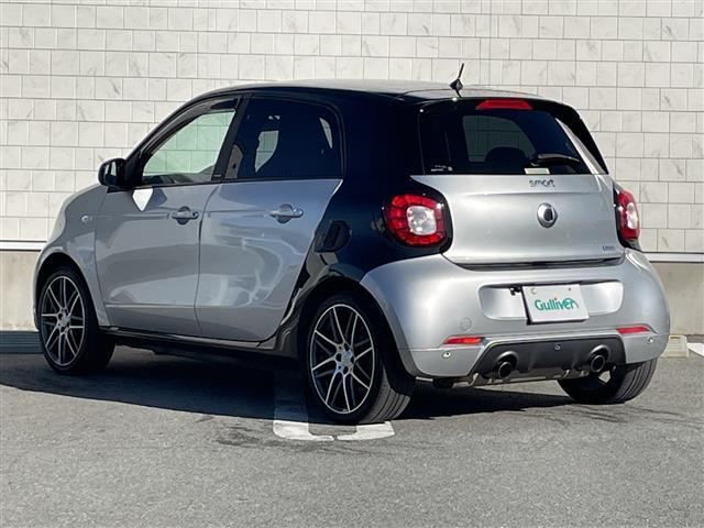 スマートフォーフォー ＢＲＡＢＵＳ　エクスクルーシブ　衝突軽減ブレーキ　レーンキープアシスト　レザーシート　ガラスルーフ　社外フローティングナビ　フルセグ　バックカメラ　パドルシフト　クルーズコントロール　キーレス　アイドリングストップ（43枚目）