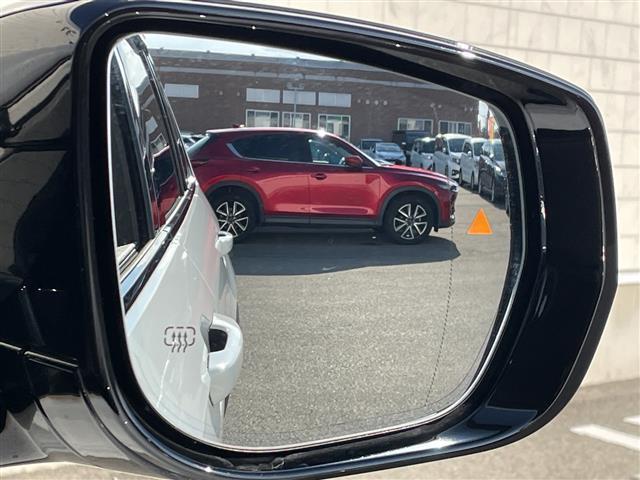 ジープ・グランドチェロキーＬ リミテッド　禁煙　純正ナビ　ＡＬＰＩＮＥサウンドシステム　全方位　クルコン　衝突被害軽減ブレーキ　セレクテレインシステム　パワーバックドア　前面衝突警報　アクティブレーンマネジメント　ヘッドアップディスプレイ（10枚目）