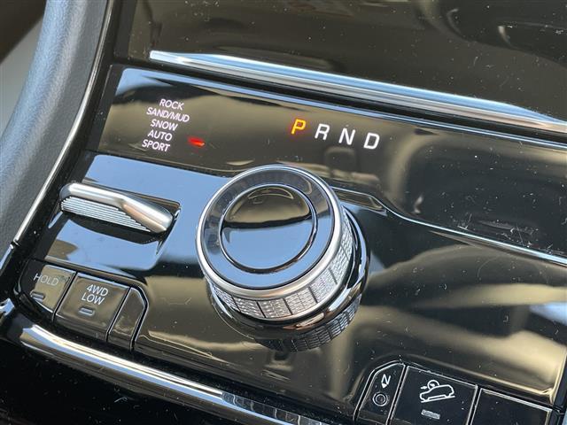 ジープ・グランドチェロキーＬ リミテッド　禁煙　純正ナビ　ＡＬＰＩＮＥサウンドシステム　全方位　クルコン　衝突被害軽減ブレーキ　セレクテレインシステム　パワーバックドア　前面衝突警報　アクティブレーンマネジメント　ヘッドアップディスプレイ（13枚目）