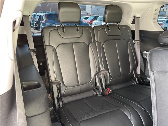 ジープ・グランドチェロキーＬ リミテッド　禁煙　純正ナビ　ＡＬＰＩＮＥサウンドシステム　全方位　クルコン　衝突被害軽減ブレーキ　セレクテレインシステム　パワーバックドア　前面衝突警報　アクティブレーンマネジメント　ヘッドアップディスプレイ（17枚目）