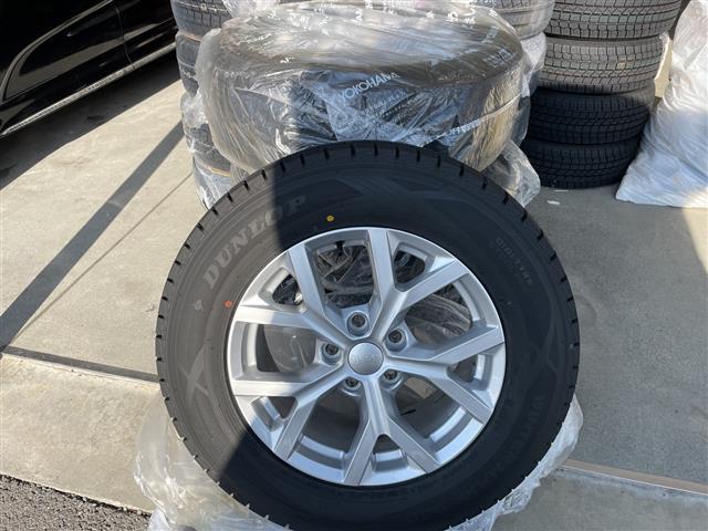 ジープ・グランドチェロキーＬ リミテッド　禁煙　純正ナビ　ＡＬＰＩＮＥサウンドシステム　全方位　クルコン　衝突被害軽減ブレーキ　セレクテレインシステム　パワーバックドア　前面衝突警報　アクティブレーンマネジメント　ヘッドアップディスプレイ（31枚目）