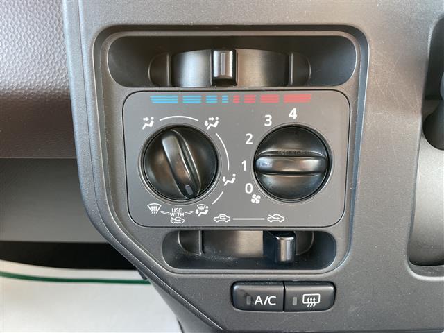 気になる車はすぐにお問い合わせください！画面右側の００６６から始まる無料ダイヤルからお問い合わせ下さい！専門スタッフがお車のご質問にお答えいたします！