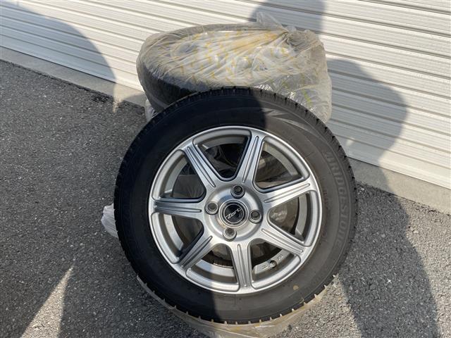 ムーヴキャンバス Ｌ　ＳＡＩＩＩ　４ＷＤ　スマートアシストＩＩＩ　衝突軽減　レーンキープ　横滑り防止　オートハイビーム　誤発信制御　先行車発進おしらせ　社外ナビ　フルセグ　アイドリングストップ　ドアバイザー　冬タイヤ車載　スペアキー（5枚目）