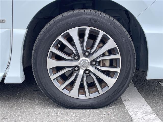 セレナ ハイウェイスター Vセレ+セーフティII SHV エマージェンシーブレーキ 車線逸脱警報 横滑り防止装置 社外ナビ フルセグ 全周囲カメラ 両側パワースライド クルコン ETC ドライブレコーダー 純正アルミ 冬タイヤ車載 プッシュスタート(18枚目)