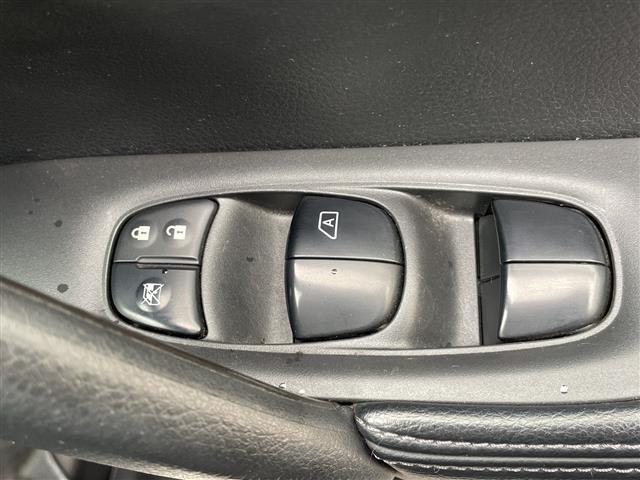 エクストレイル 20X HVエクストリーマXエマジェンシーブレーキP エマージェンシーブレーキ 車線逸脱警報 後側方車両検知警報 横滑り防止装置 純正SDナビ フルセグ 全周囲カメラ サンルーフ シートヒーター ミラーヒーター コーナーセンサー 純正アルミ(30枚目)