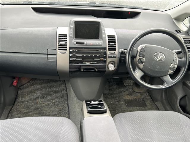 プリウス S 10thアニバーサリーエディション(3枚目)