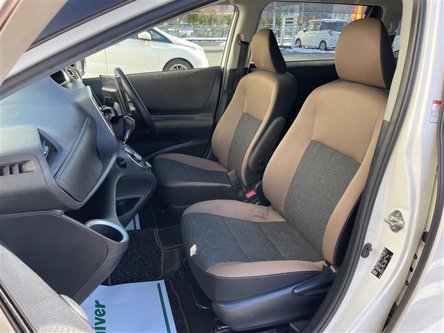 シエンタ ファンベースＧ　トヨタセーフティセンス　両側パワースライドドア　ハーフレザーシート　社外フローティングナビ　バックカメラ　フルセグ　ビルトインＥＴＣ　ＬＥＤヘッドライト　アイドリングストップ　横滑り防止　スマートキー（32枚目）