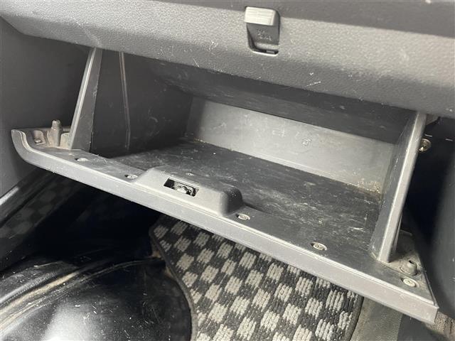 ハイゼットトラック ジャンボ　４ＷＤ／５速ＭＴ／純正オーディオ（ＡＭ／ＦＭ／ＣＤ／ＡＵＸ）／マニュアルエアコン／パワーウィンドウ／ハロゲンヘッドライト／フロントフォグ／リモコンキー／Ｄ席純正フロアマット／Ｎ席社外フロアマット（19枚目）