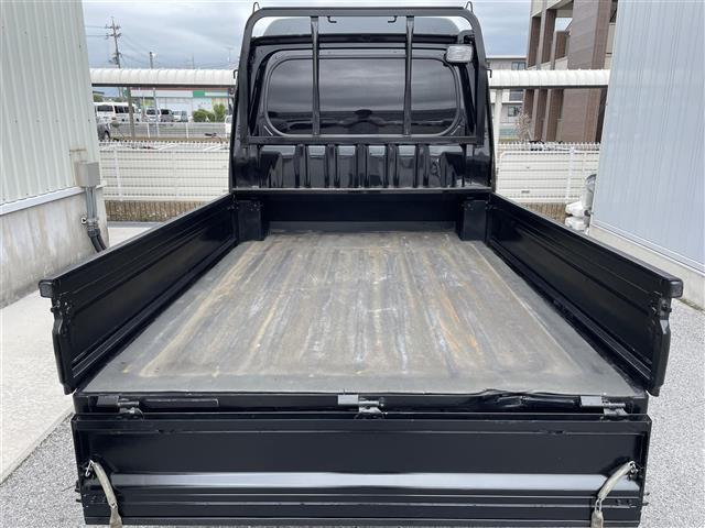 ハイゼットトラック ジャンボ　４ＷＤ／５速ＭＴ／純正オーディオ（ＡＭ／ＦＭ／ＣＤ／ＡＵＸ）／マニュアルエアコン／パワーウィンドウ／ハロゲンヘッドライト／フロントフォグ／リモコンキー／Ｄ席純正フロアマット／Ｎ席社外フロアマット（39枚目）
