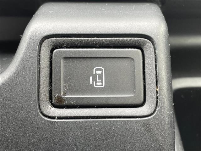 ソリオ G 4WD/片側パワースライドドア/社外8インチナビ/バックカメラ/前方ドライブレコーダー/ビルトインETC/運転席・助手席シートヒーター/オートライト/マニュアルエアコン/スマートキー/スペアキー(3枚目)