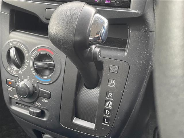 ソリオ G 4WD/片側パワースライドドア/社外8インチナビ/バックカメラ/前方ドライブレコーダー/ビルトインETC/運転席・助手席シートヒーター/オートライト/マニュアルエアコン/スマートキー/スペアキー(7枚目)