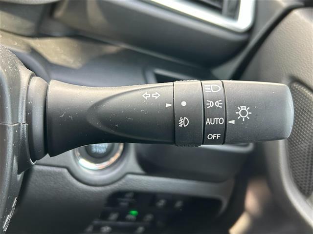 ソリオ ハイブリッドＭＺ　純正ナビ／ＥＴＣ／アラウンドビューモニター／コーナーセンサー／ヘッドアップディスプレイ／衝突軽減ブレーキ／レーンキープアシスト／レーダークルーズコントロール／両側パワースライド／横滑り防止（13枚目）