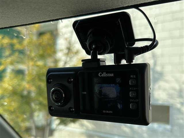 ソリオ ハイブリッドＭＺ　純正ナビ／ＥＴＣ／アラウンドビューモニター／コーナーセンサー／ヘッドアップディスプレイ／衝突軽減ブレーキ／レーンキープアシスト／レーダークルーズコントロール／両側パワースライド／横滑り防止（18枚目）