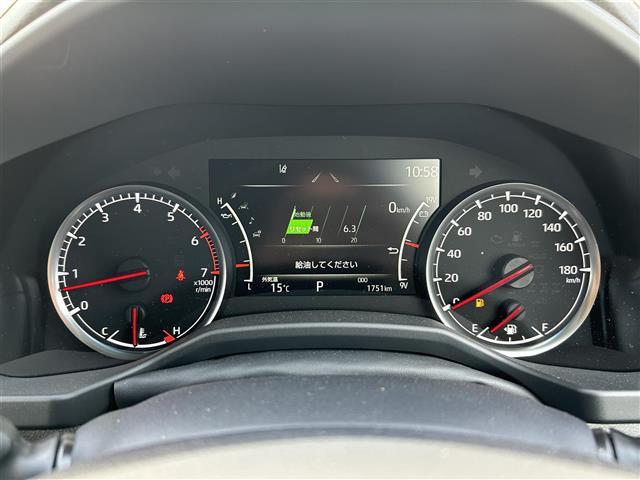 【メーター】メーターまわりも鮮やかに照らし出され、デザイン、安全性ともにバッチリですね。