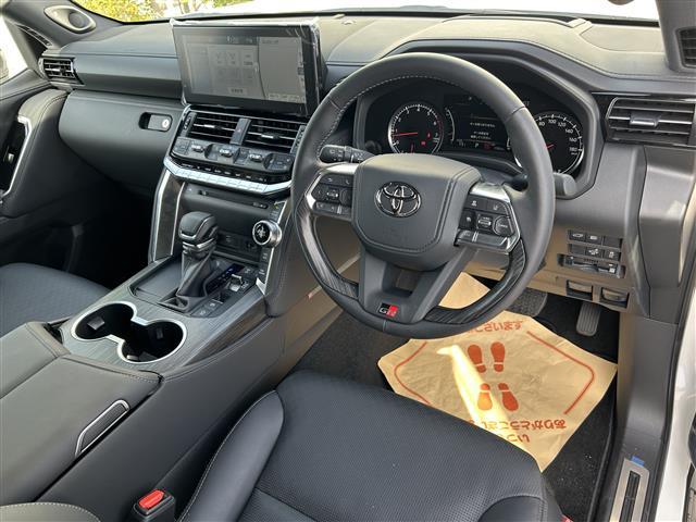 店舗にて現車の確認もいただけますので、お電話で在庫のご確認の上是非ご来店くださいませ。