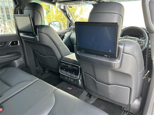 店舗にて現車の確認もいただけますので、お電話で在庫のご確認の上是非ご来店くださいませ。