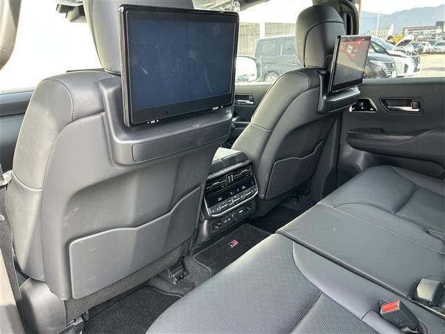 店舗にて現車の確認もいただけますので、お電話で在庫のご確認の上是非ご来店くださいませ。