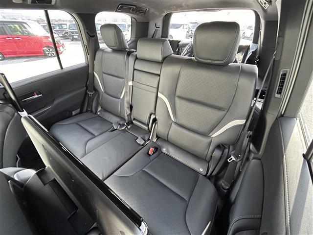 店舗にて現車の確認もいただけますので、お電話で在庫のご確認の上是非ご来店くださいませ。