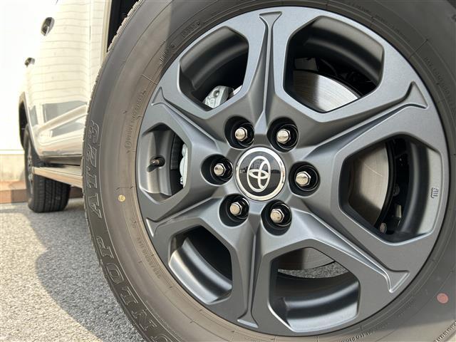 店舗にて現車の確認もいただけますので、お電話で在庫のご確認の上是非ご来店くださいませ。