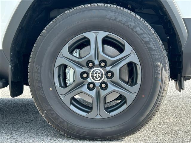 店舗にて現車の確認もいただけますので、お電話で在庫のご確認の上是非ご来店くださいませ。