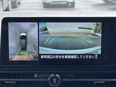 【アラウンドビューモニター】上から見下ろしたように駐車が可能です。安心して縦列駐車も可能です。 4