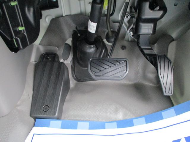 エブリイ ＰＣ　セーフティサポート　パーキングセンサー　横滑り抑制装置　５型　セーフティサポート　横滑り抑制装置　車線逸脱警報装置　パーキングセンサー　アイドリングストップ　キーレスエントリー　セキュリティアラーム　オートライト　スペアタイヤ　運転席助手席ＳＲＳエアバッグ（39枚目）