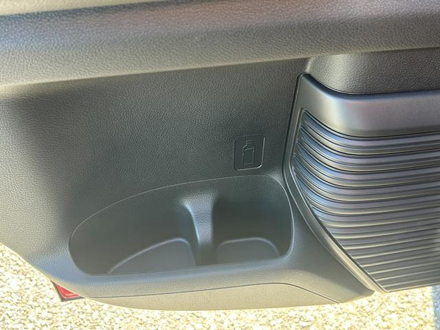 ハスラー ＨＹＢＲＩＤ　Ｘターボ　３型　全方位モニター付きナビ　スズキセーフティーサポート　衝突被害軽減システム　アイドリングストップ　横滑り防止機能　盗難防止システム　全方位モニター付きナビゲーション　Ｂｌｕｅｔｏｏｔｈ　シートヒーター　オートエアコン（19枚目）