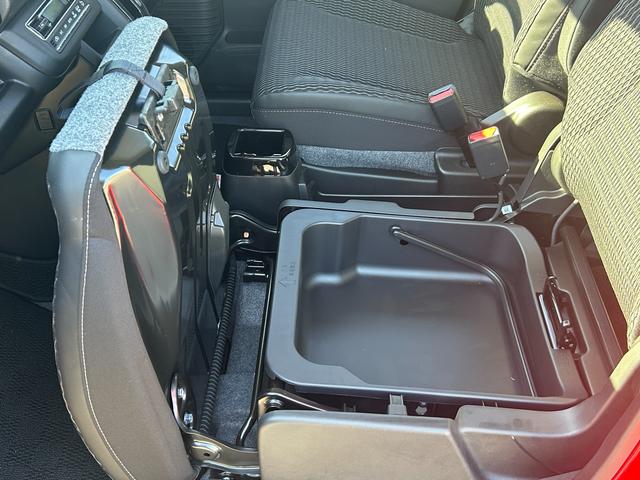 ハスラー ＨＹＢＲＩＤ　Ｘターボ　３型　全方位モニター付きナビ　スズキセーフティーサポート　衝突被害軽減システム　アイドリングストップ　横滑り防止機能　盗難防止システム　全方位モニター付きナビゲーション　Ｂｌｕｅｔｏｏｔｈ　シートヒーター　オートエアコン（30枚目）