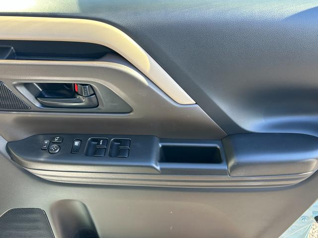 スペーシア ＨＹＢＲＩＤ　Ｘ　元試乗車　フロアマット　オーディオレス（19枚目）