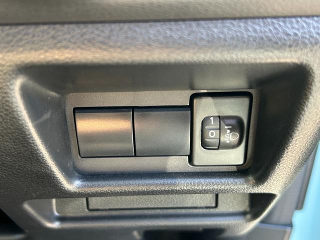 スペーシア ＨＹＢＲＩＤ　Ｘ　元試乗車　フロアマット　オーディオレス（45枚目）