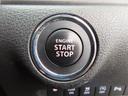 エンジンはプッシュスタートです。キーを持って車内に入り、ブレーキペダルを踏みながらボタンを押すとエンジンがかがる仕組みです