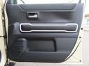 ドアポケットにも収納があります☆車内のゴミ袋として使用するビニール袋をしまっている方もいらっしゃいます☆ドリンクホルダーもあります☆