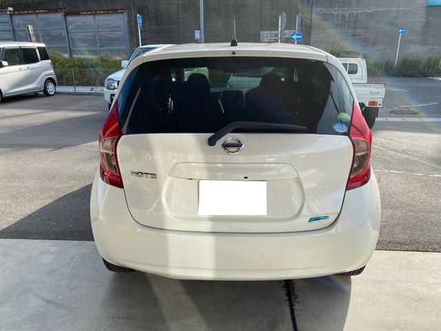 ノート Ｘ　ドライブレコーダー　ＥＴＣ　全周囲カメラ　ＴＶ　アルミホイール　スマートキー　アイドリングストップ　電動格納ミラー　ＣＶＴ　盗難防止システム　衝突安全ボディ　ＡＢＳ　ＣＤ　ＵＳＢ（15枚目）