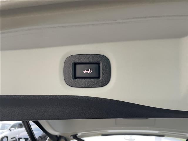 エクストレイル ２０Ｘ　☆ワンオーナー☆純正９型ナビ（ＢＴ／フルセグ／ＡＭ／ＦＭ／ＤＩＳＣ／ＡＵＸ／ｉＰｏｄ）☆アラウンドビューモニター☆バックカメラ☆フロントカメラ☆サイドカメラ☆パワーバックドア☆ＬＥＤ☆革シート（16枚目）