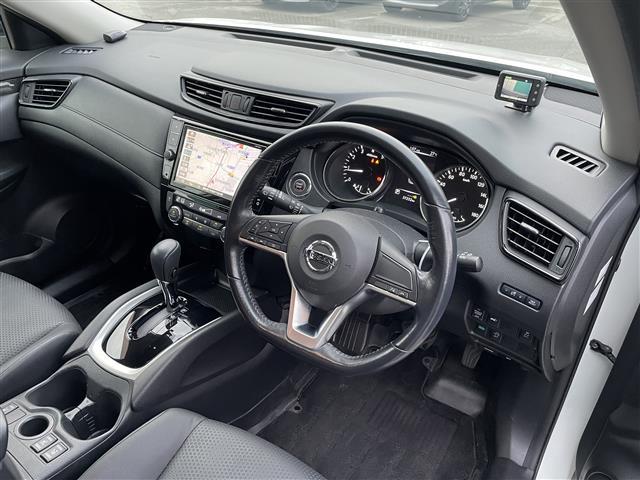 エクストレイル ２０Ｘ　☆ワンオーナー☆純正９型ナビ（ＢＴ／フルセグ／ＡＭ／ＦＭ／ＤＩＳＣ／ＡＵＸ／ｉＰｏｄ）☆アラウンドビューモニター☆バックカメラ☆フロントカメラ☆サイドカメラ☆パワーバックドア☆ＬＥＤ☆革シート（21枚目）