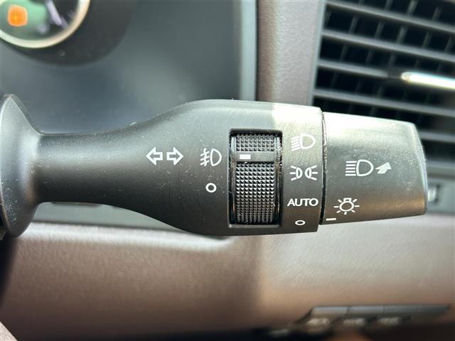 RX RX200t バージョンL ☆純正ナビ(BT/フルセグ/AM/FM/DISC)☆アラウンドビューモニター☆Bカメラ☆フロントカメラ☆サイドカメラ☆パワーバックドア☆レーダークルーズコントロール☆LEDヘッドライト(10枚目)