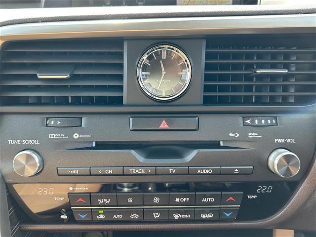 RX RX200t バージョンL ☆純正ナビ(BT/フルセグ/AM/FM/DISC)☆アラウンドビューモニター☆Bカメラ☆フロントカメラ☆サイドカメラ☆パワーバックドア☆レーダークルーズコントロール☆LEDヘッドライト(13枚目)