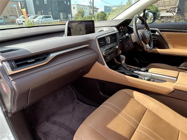 RX RX200t バージョンL ☆純正ナビ(BT/フルセグ/AM/FM/DISC)☆アラウンドビューモニター☆Bカメラ☆フロントカメラ☆サイドカメラ☆パワーバックドア☆レーダークルーズコントロール☆LEDヘッドライト(31枚目)