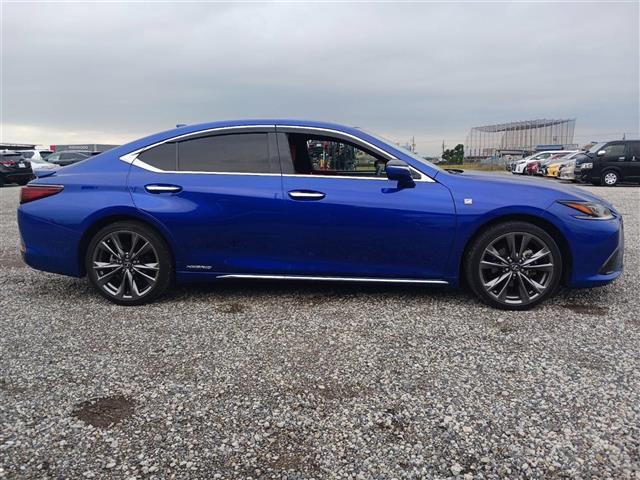 ＥＳ ＥＳ３００ｈ　Ｆスポーツ　ムーンルーフ　純正１２．３インチナビ　フルセグ　バックカメラ　ビルトインＥＴＣ２．０　クルコン　セーフティシステムプラス　デジタルインナーミラー　ステアリングヒーター　パワーシート　シートヒーター（17枚目）