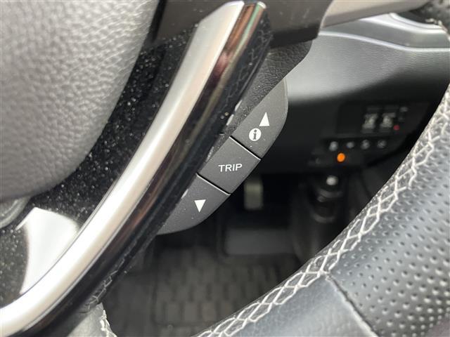 フリードハイブリッド ハイブリッド・モデューロＸ　☆社外ナビ（ＢＴ／フルセグ／ＤＩＳＣ／ＡＭ／ＦＭ）☆Ｂカメラ☆両側パワースライドドア☆レーダークルーズコントロール☆ＬＥＤヘッドライト☆オートライト☆ハーフレザー☆ウォークスルー☆純正１５インチＡＷ（12枚目）