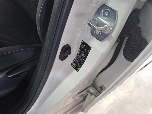 プリウスアルファ Sツーリングセレクション ワンオーナー 純正ナビ フルセグ バックカメラ ビルトインETC 前後ドラレコ SRSエアバッグ LEDヘッドランプ 革巻きステアリング 純正17インチAW モデリスタエアロ 禁煙車(40枚目)