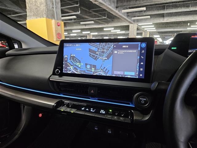プリウス Ｚ　１２．３インチディスプレイオーディオ　フルセグ　パワーバックドア　バックカメラ　パノラマビューモニター　ビルトインＥＴＣ２．０　クルコン　セーフティセンス　トヨタチームメイト　純正１９インチＡＷ（3枚目）
