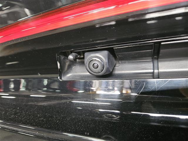 プリウス Ｚ　１２．３インチディスプレイオーディオ　フルセグ　パワーバックドア　バックカメラ　パノラマビューモニター　ビルトインＥＴＣ２．０　クルコン　セーフティセンス　トヨタチームメイト　純正１９インチＡＷ（6枚目）