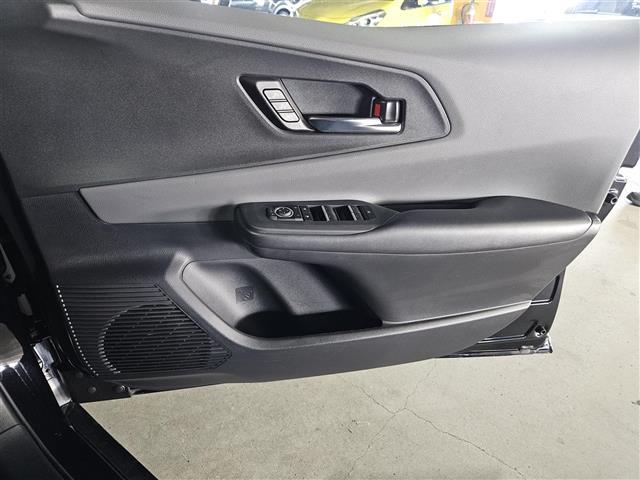 プリウス Ｚ　１２．３インチディスプレイオーディオ　フルセグ　パワーバックドア　バックカメラ　パノラマビューモニター　ビルトインＥＴＣ２．０　クルコン　セーフティセンス　トヨタチームメイト　純正１９インチＡＷ（25枚目）