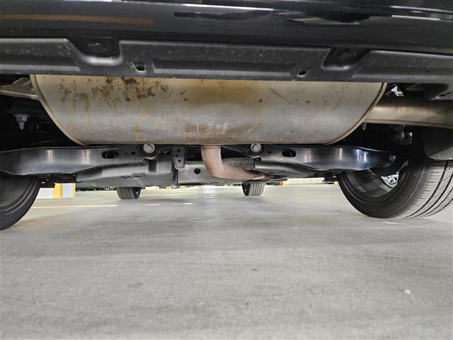 プリウス Ｚ　１２．３インチディスプレイオーディオ　フルセグ　パワーバックドア　バックカメラ　パノラマビューモニター　ビルトインＥＴＣ２．０　クルコン　セーフティセンス　トヨタチームメイト　純正１９インチＡＷ（39枚目）