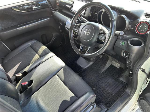 N-BOXカスタム 2トーンカラースタイル GターボSSパッケージ(23枚目)