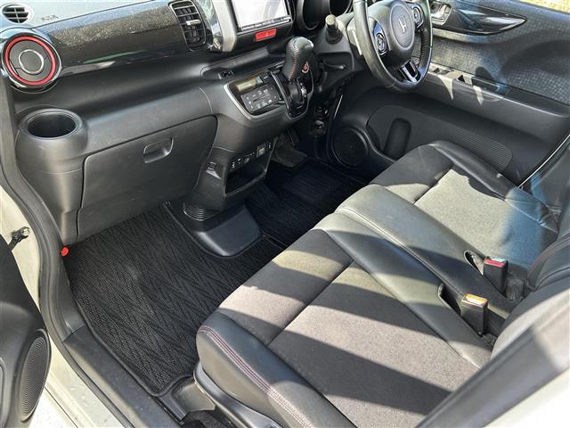 N-BOXカスタム 2トーンカラースタイル GターボSSパッケージ(25枚目)