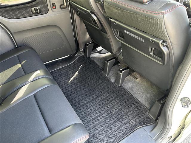 N-BOXカスタム 2トーンカラースタイル GターボSSパッケージ(30枚目)